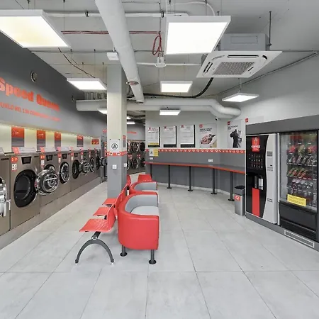 Trendy With Office Near Main Station By Renters アパート ヴロツワフ