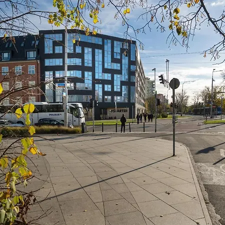 Trendy With Office Near Main Station By Renters アパート