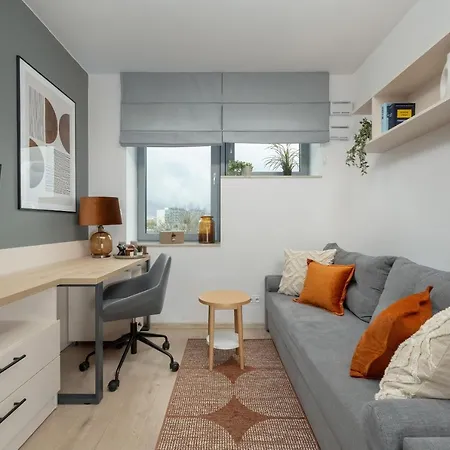 Trendy With Office Near Main Station By Renters