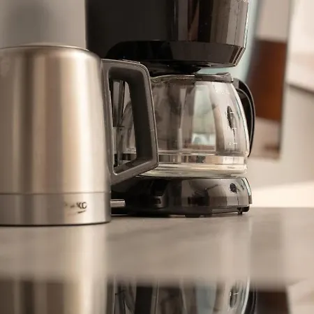 Trendy With Office Near Main Station By Renters アパート *