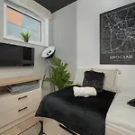 Apartamento Trendy With Office Near Main Station By Renters Breslavia