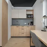 Apartamento Trendy With Office Near Main Station By Renters
