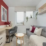 Trendy With Office Near Main Station By Renters Apartamento *