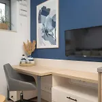 Trendy With Office Near Main Station By Renters Apartamento Breslavia