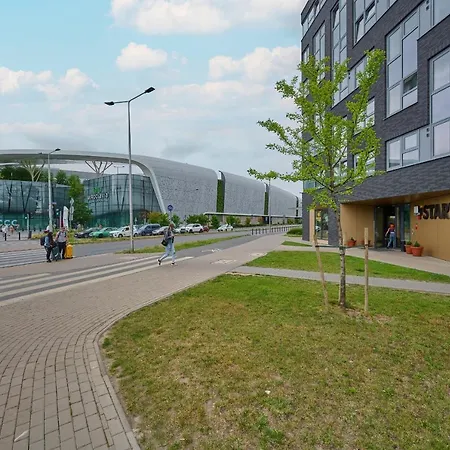 Apartment Trendy With Office Near Main Station By Renters