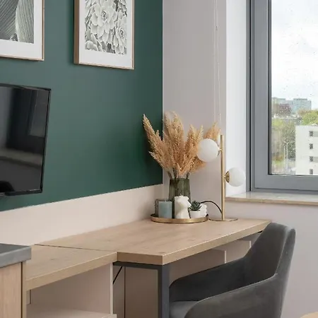 Trendy With Office Near Main Station By Renters *