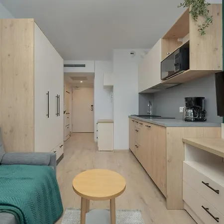 Trendy With Office Near Main Station By Renters Apartamento