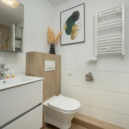 Apartment Trendy With Office Near Main Station By Renters Wroclaw