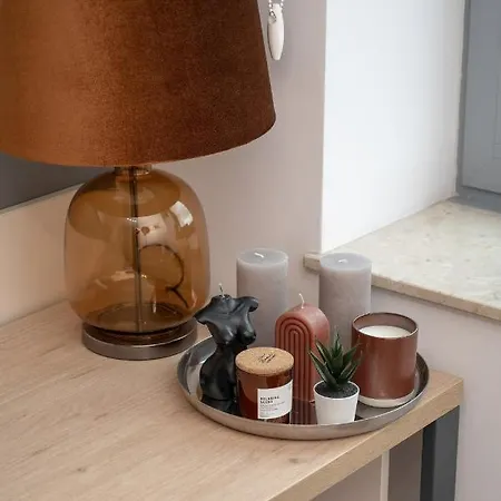 Trendy With Office Near Main Station By Renters Apartamento